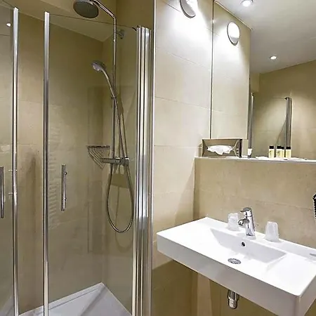מלון Bleues Royal Westminster 3*
